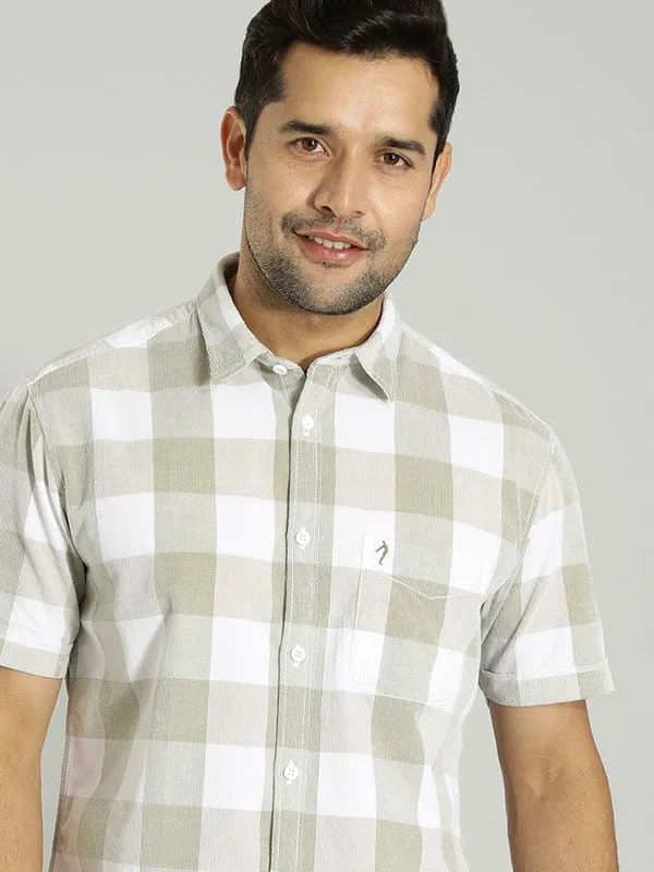 Men Checked Half Sleeve Cotton Shirt