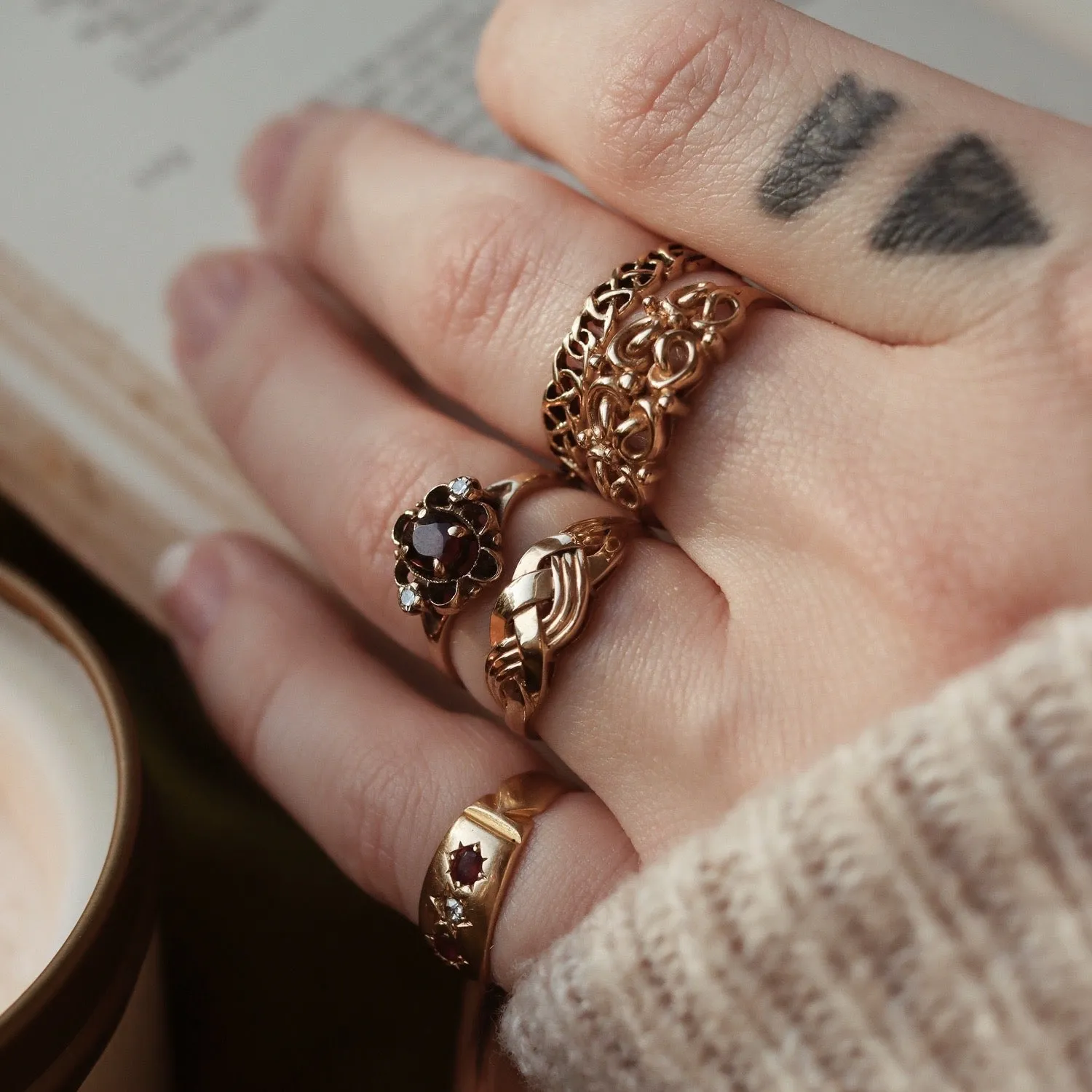 Vintage | Laurel Garnet Ring